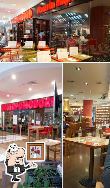 Gli interni di Rossopomodoro Bellinzago Lombardo