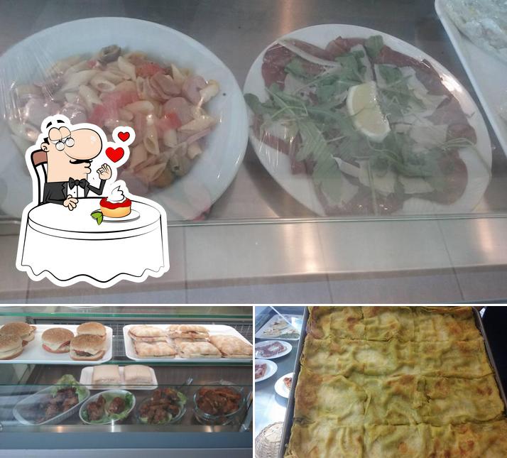 bar BARAONDA ex Centro serve un'ampia selezione di dolci
