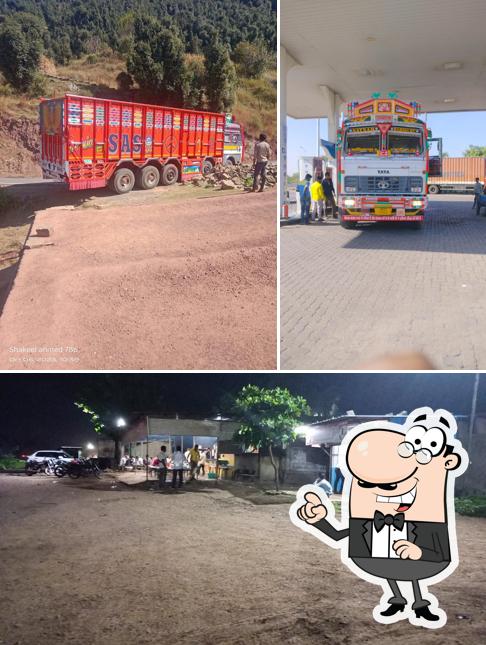Check out how Jammu Punjab Dhaba looks outside