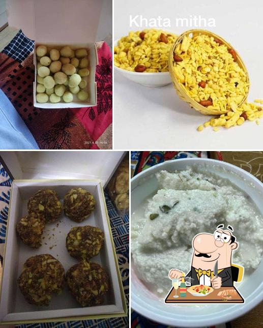 Meals at Kundan Namkeen Center