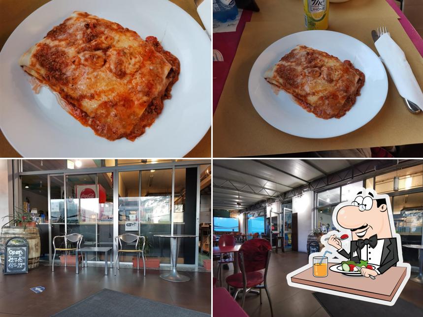 La cibo e interni del ristorante