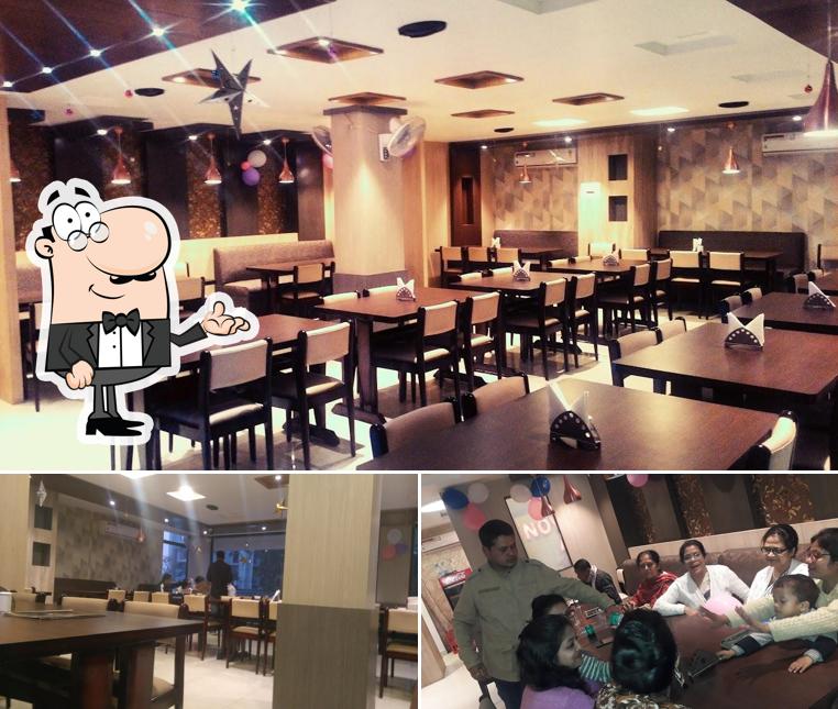 The interior of Nova Akhol