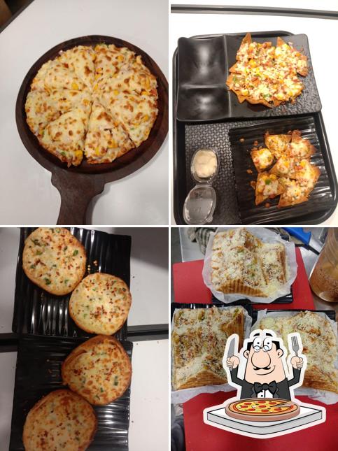 Pick pizza at Retro Cafe Balewadi