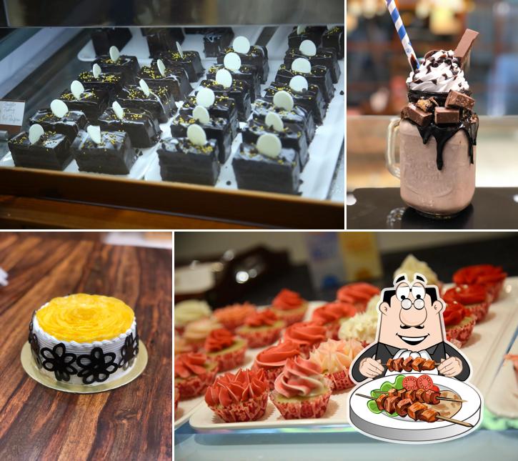 Food at Cakes (Closed Store)