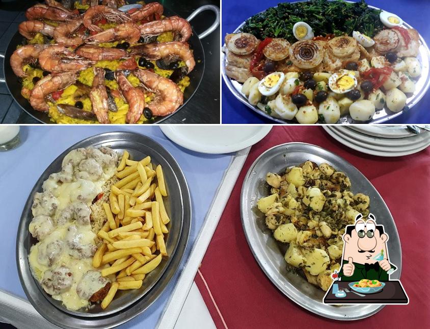 Comida em Cantina do Marinheiro