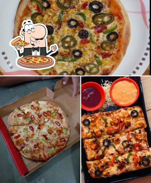 Pick pizza at Laziz Pizza