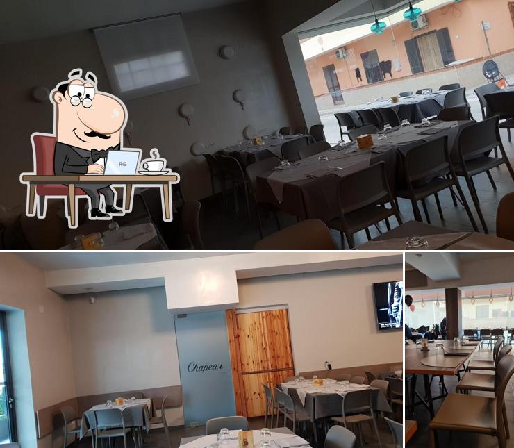 Siediti a un tavolo di Chapeau