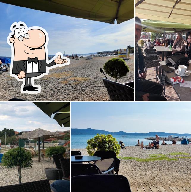 Siediti a un tavolo di La Bocca Beach Bar