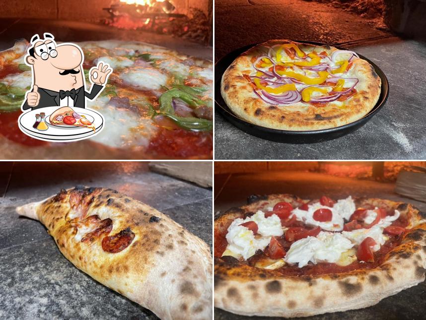 A La Bussola, puoi provare una bella pizza