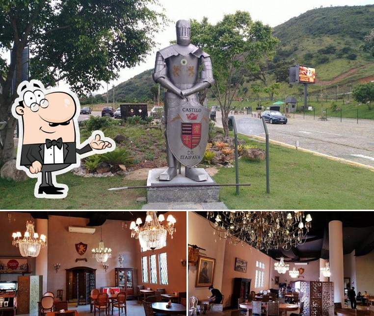 Sente em uma das mesas no Taberna do Castelo de Itaipava