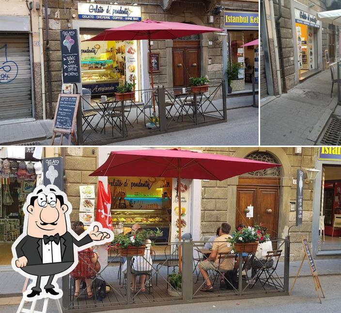 Siediti a un tavolo di Gelato Dipendente