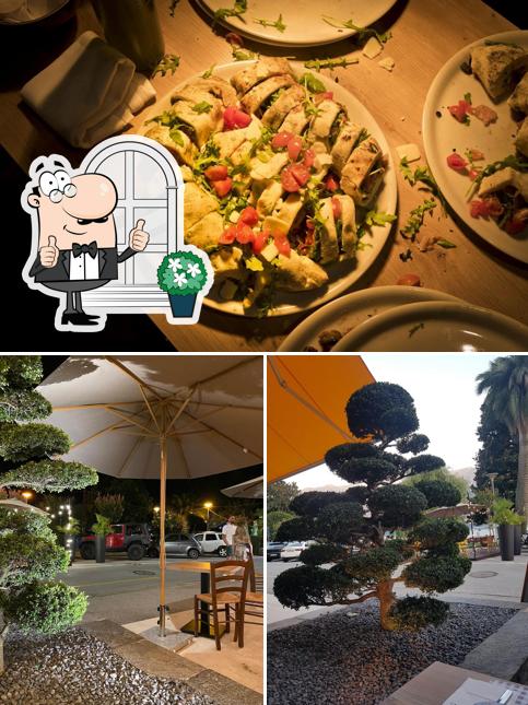 Napulé Pizzeria si caratterizza per la esterno e cibo