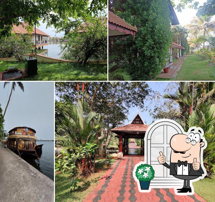 Sterling Lake Palace Alleppey