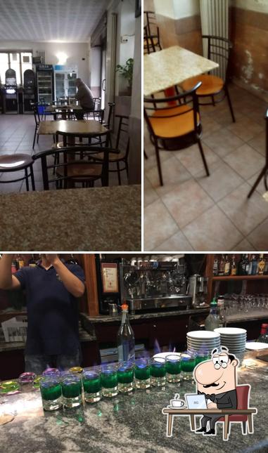 Tra le diverse cose da Bar Jolly si possono trovare la interni e bancone da bar