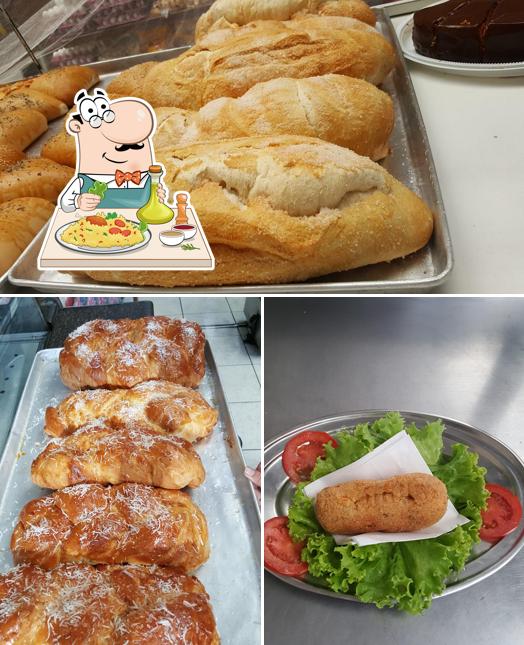 Comida em Padaria & Doceria Santo Antônio