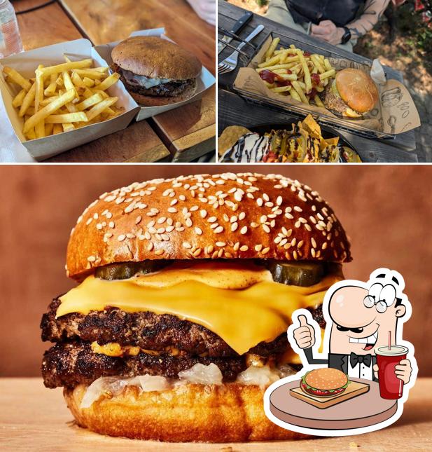 Ordina un hamburger a St. Laurentius Craft Beer