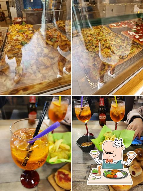 Platti al Porzio...ni di pizza Piazza Carlo III