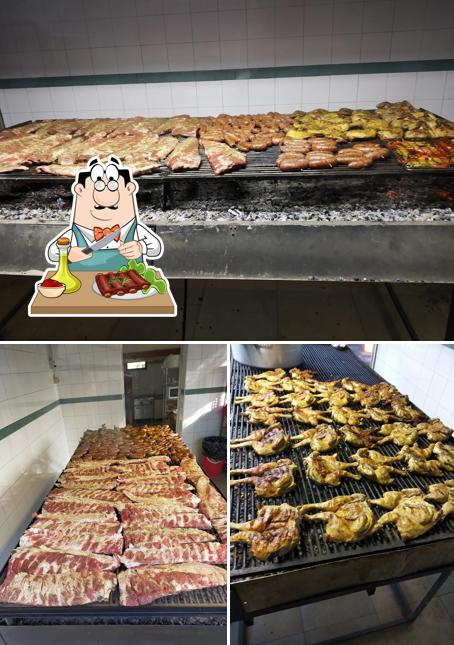 Ordina i un pasto a base di carne a Osteria da Mauro