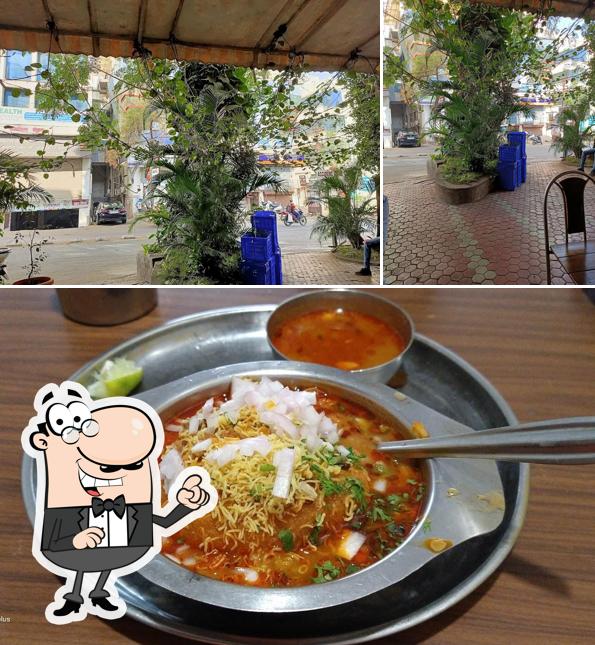 Among different things one can find exterior and food at Hotel Naik Fast Food