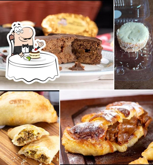 Dom Alfredo Empanadas e Mais serve uma seleção de pratos doces