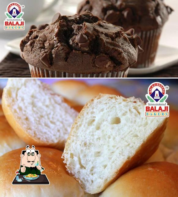 Food at Balaji Bakers, Ichalkaranji