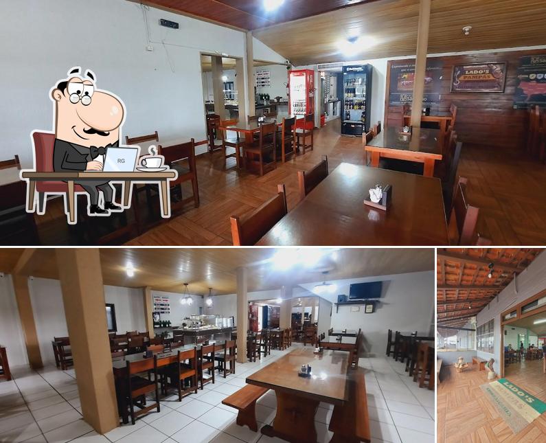 O interior do Lado's Pampas Churrascaria Barra Velha