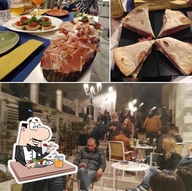 La cibo e interni del ristorante