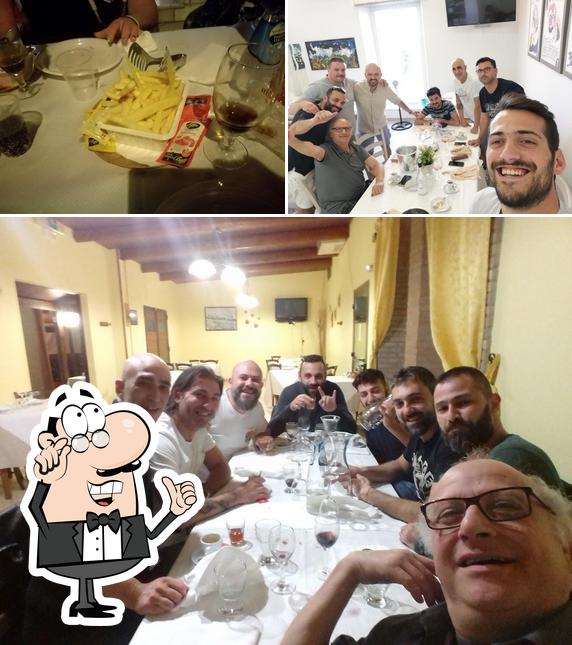 Gli interni di Full Time Bar