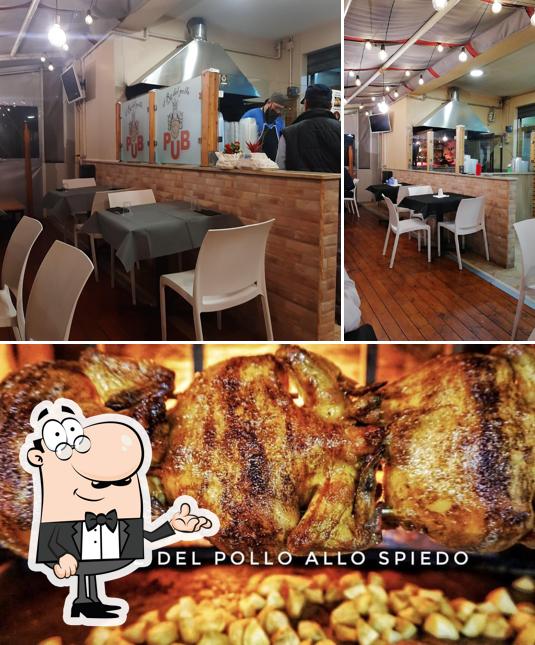 Il Re Del Pollo Allo Spiedo di Larusso Francesco si caratterizza per la interni e cibo