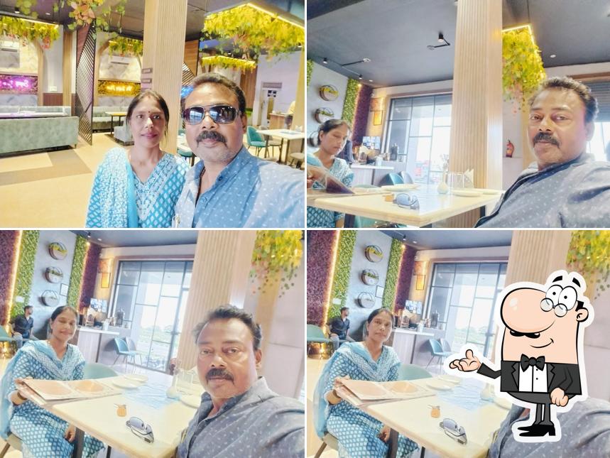 Charlie Restaurant
