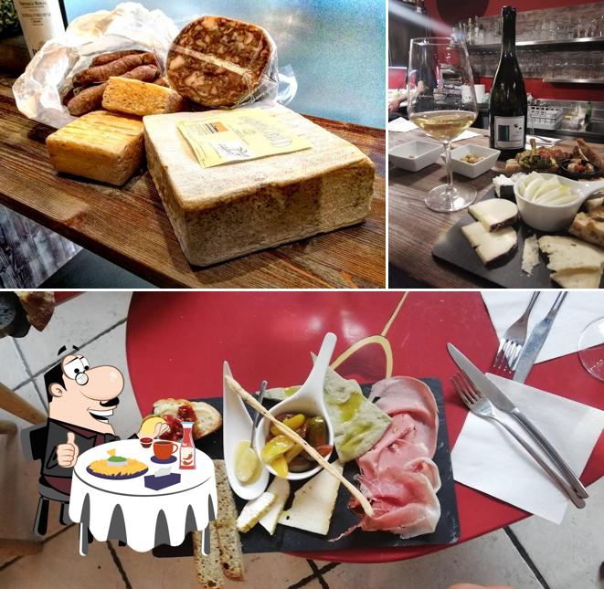 Piatto di formaggi al Lavalevineria