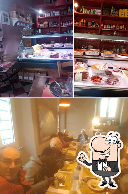 Tra le diverse cose da La Bottega di Montemagno si possono trovare la interni e tavolo da pranzo