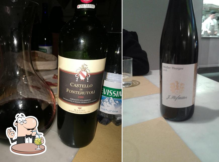Goditi un drink dal menu