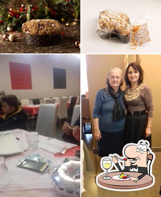 Tra le varie cose da Antico Forno di Gipponi Ettore si possono trovare la cibo e interni
