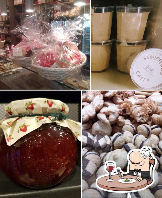 Cibo al MARMONTI Negozio Storico