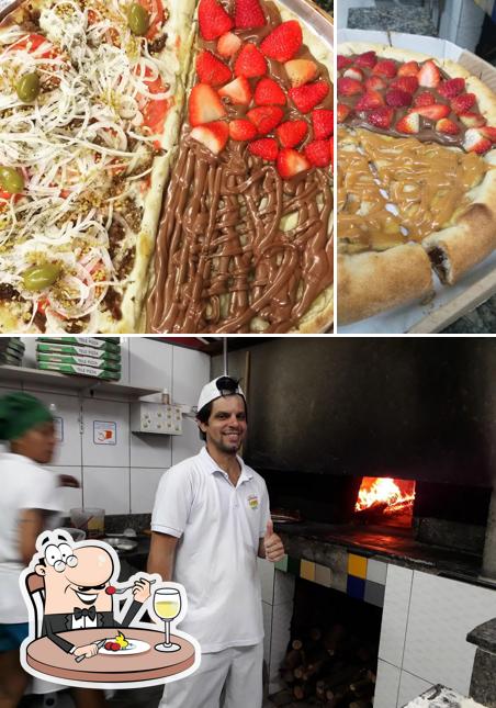 Confira a ilustração ilustrando comida e interior no Pizzaria Debrassi em São Sebastião