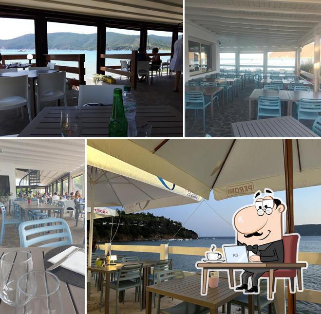 Siediti a un tavolo di Bar Da Ledo