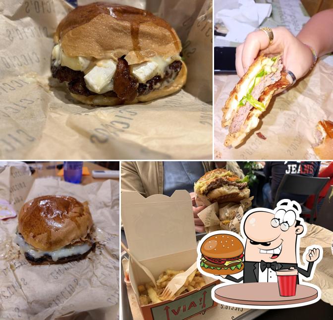 Ordina un hamburger a Ciccio’s Burger