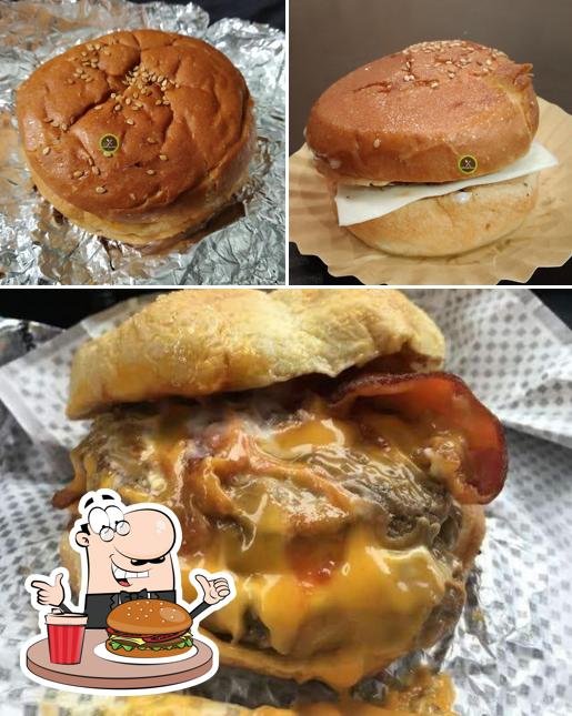 Order a burger at Pizza Bites