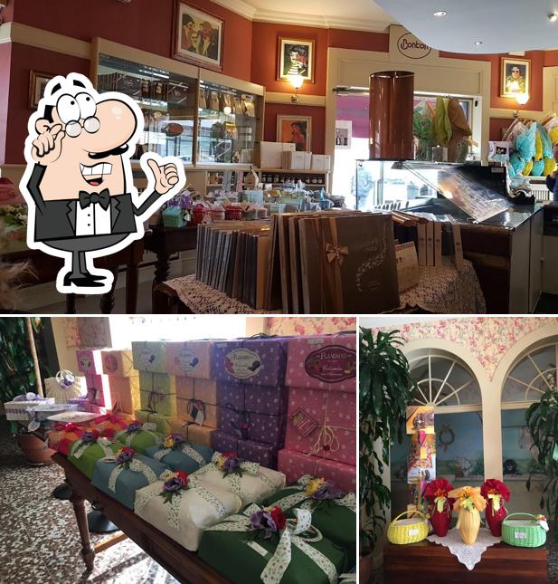 Dai un'occhiata agli interni di Bar Bonbon