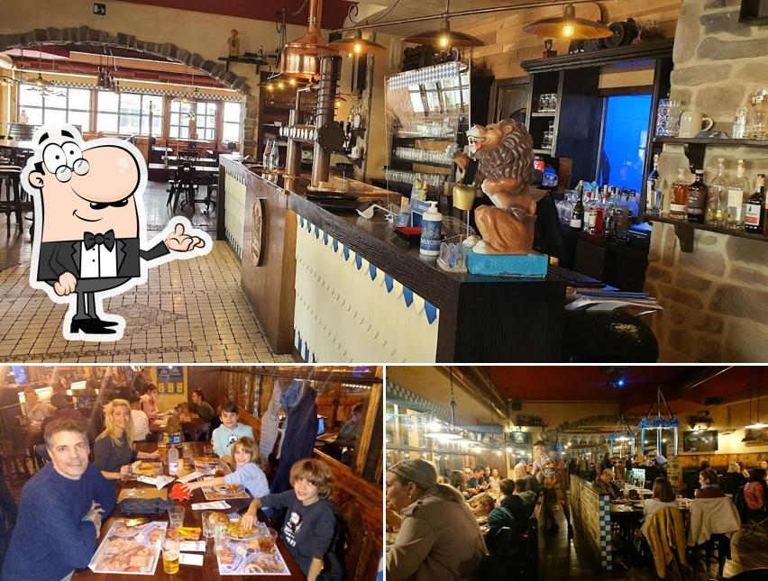 Siediti a un tavolo di Löwengrube Limite sull'Arno