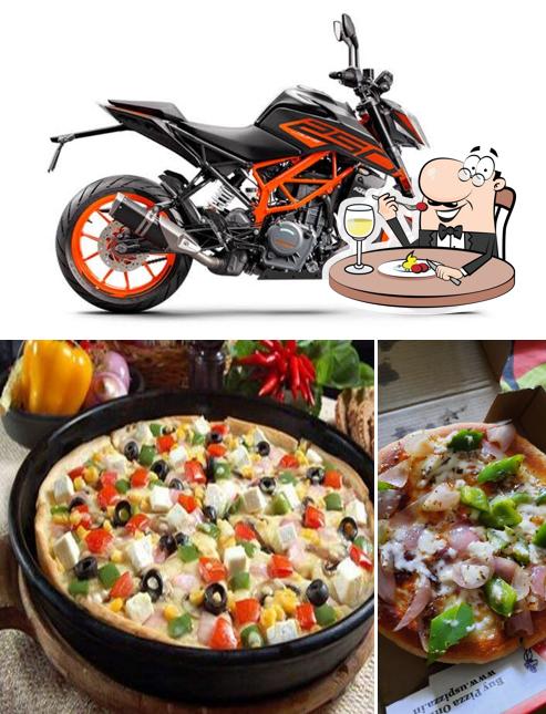 Food at USA PIZZA