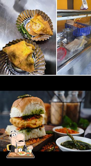 Food at Happy Samosa
