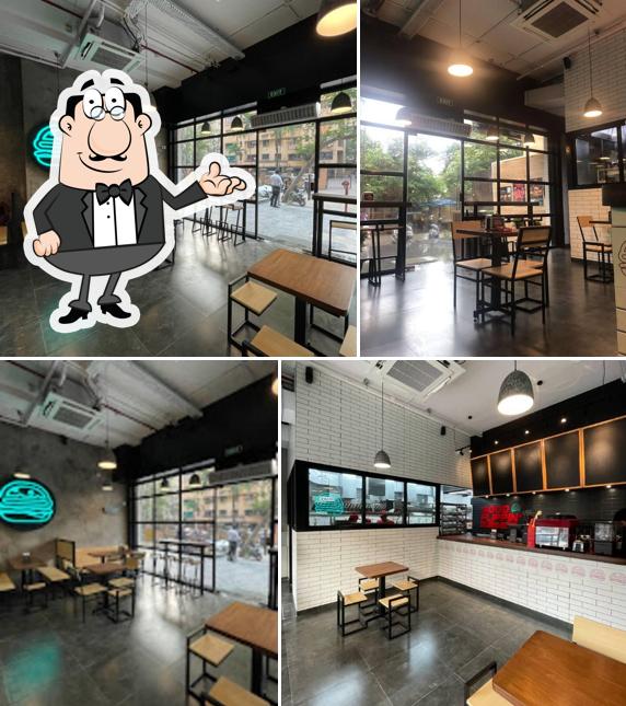 The interior of GOOD FLIPPIN' BURGERS