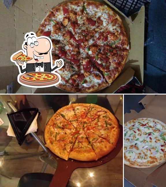Order pizza at Mom's Pizza