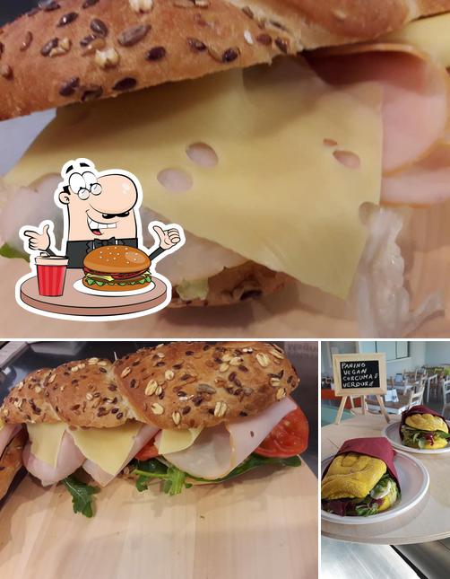 Ordina un hamburger a Carpe Diem Cafè