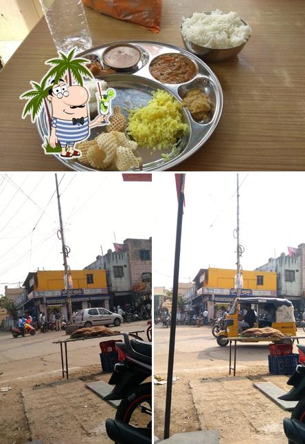 Here's a photo of Hotel Akshaya