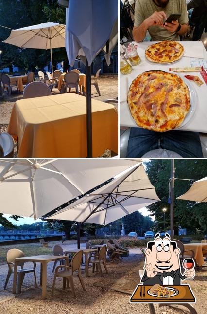 Scegli tra le svariate varianti di pizza