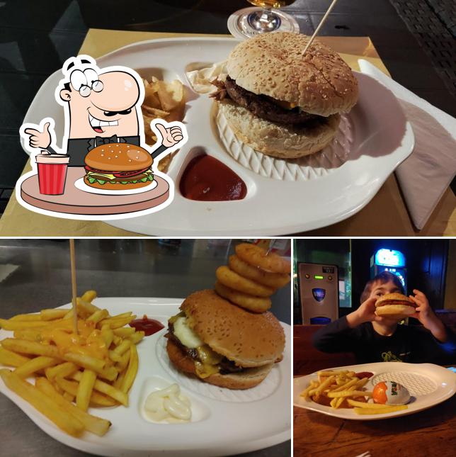 Ordina un hamburger a 100 porte hamburgeria