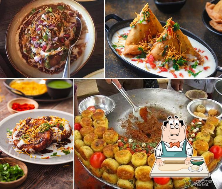 Samosa at JANTA CHAT HOUSE